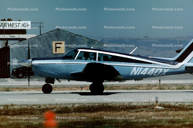 Piper PA-24-250, N1440X