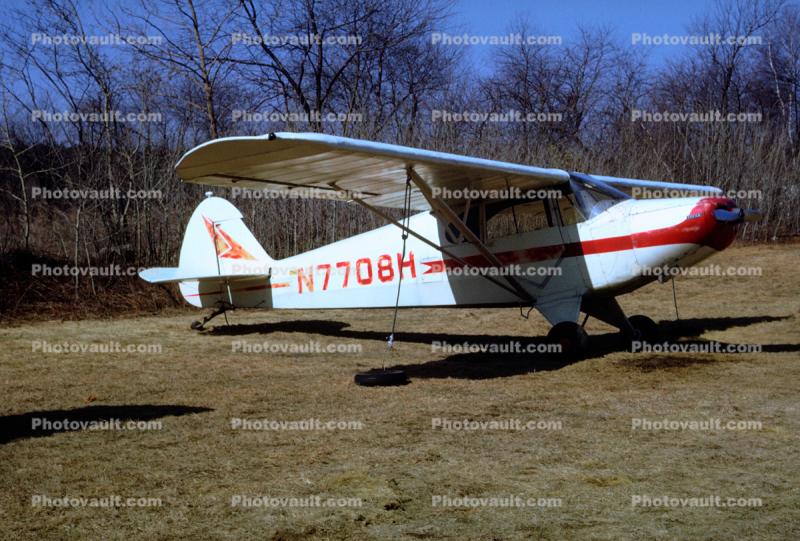 N77084, Piper PA-12