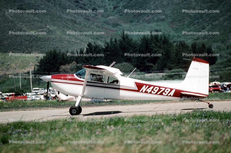 Cessna 180, N4979A