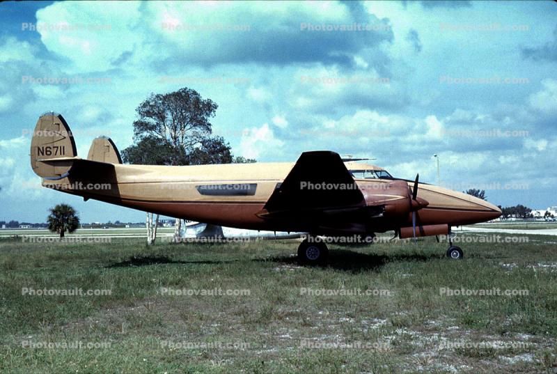 N6711, Lockheed Model 18 Lodestar, Opa Locka Florida