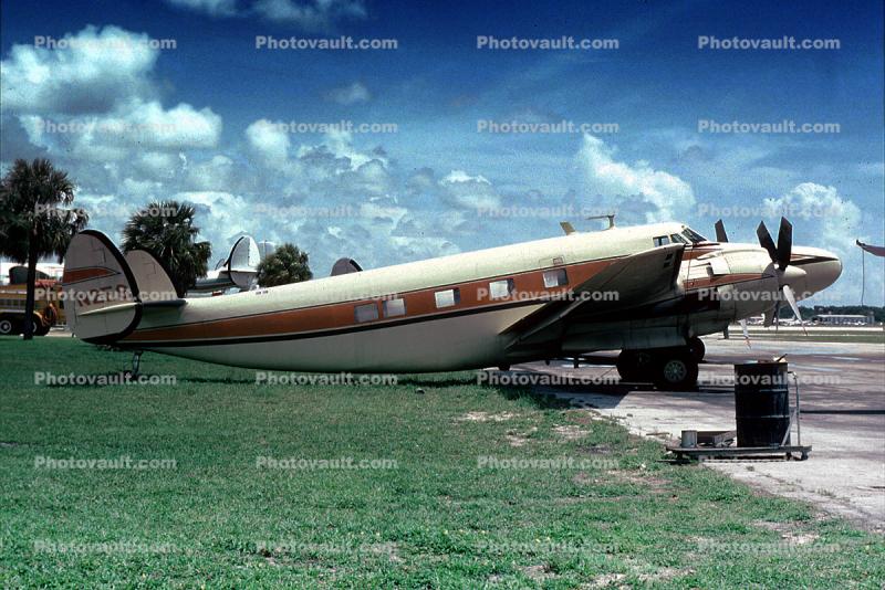 N2ES, Howard 400, built by Dee Howard and company in the 1950s in Texas, (Some Lockheed 18 parts and bigger engines)