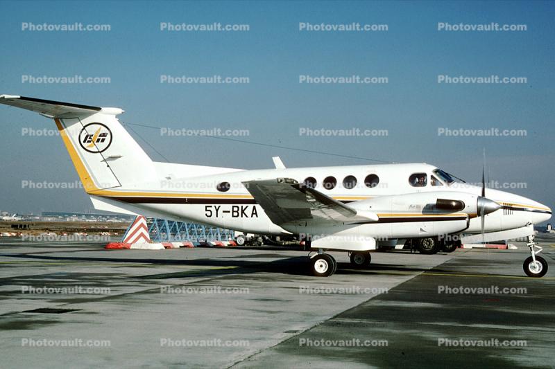 5Y-BKA, Beech 200C King Air