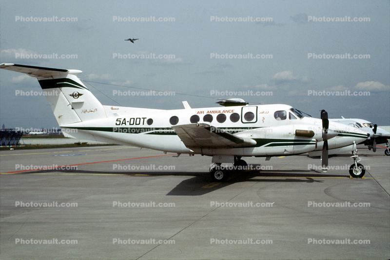 5A-DDT, Air Ambulance, B200C King Air, PT6A