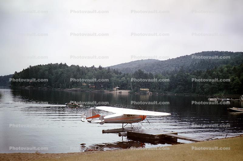 N3877Y, Lake, Cessna 195, 1950s