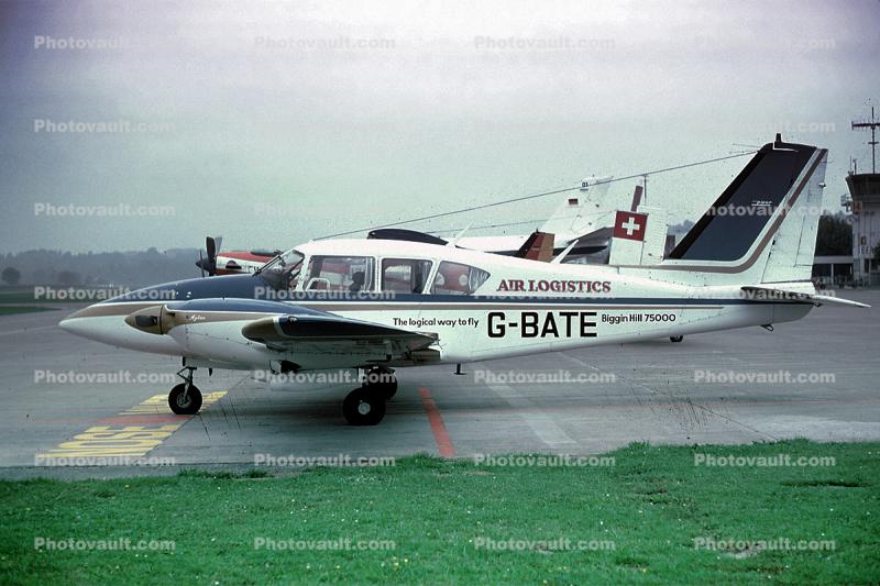 Piper Aztec, Air Logistics, Biggen Hill 75000, G-BATE