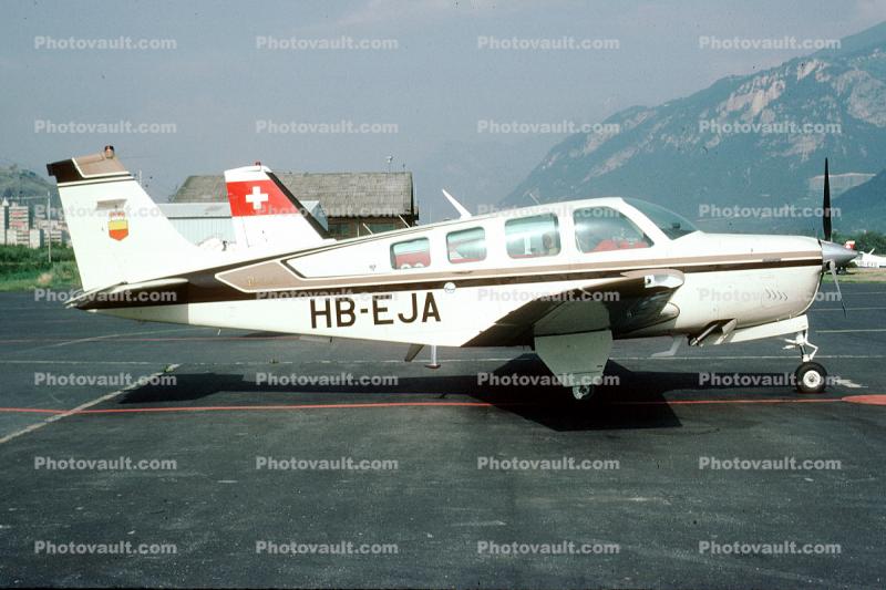 HB-EJA, Beech Bonanza A36