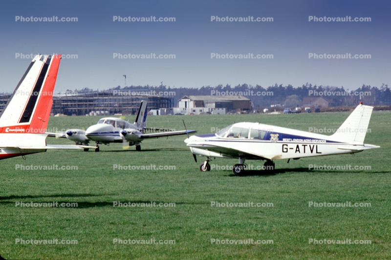 G-ATVL, Piper PA-28-140 Cherokee, Grass Field