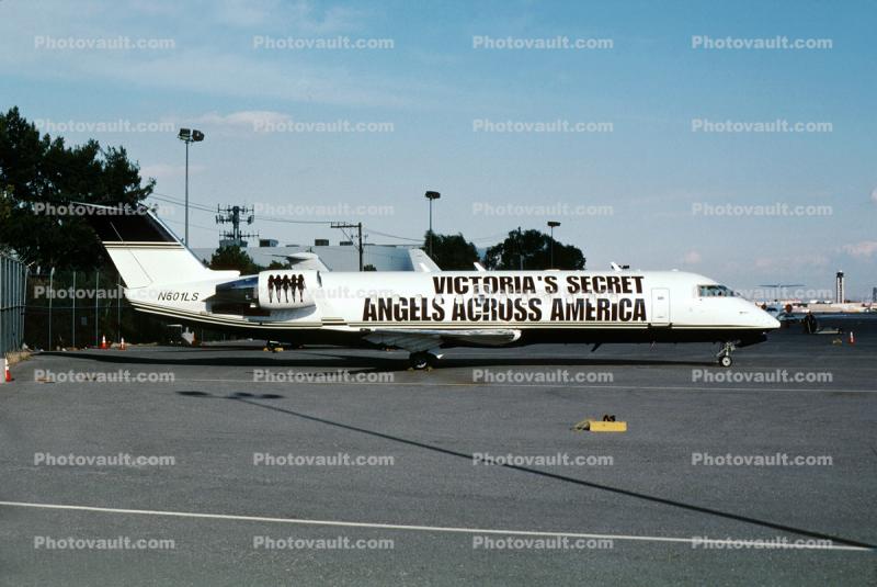 N601LS, Victoria's Secret Angels Across America, Canadair CL-600-2B19, CRJ-100SE