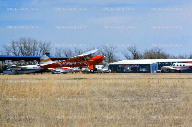 N43694, Taylorcraft BC12-D, Hangars, Landing