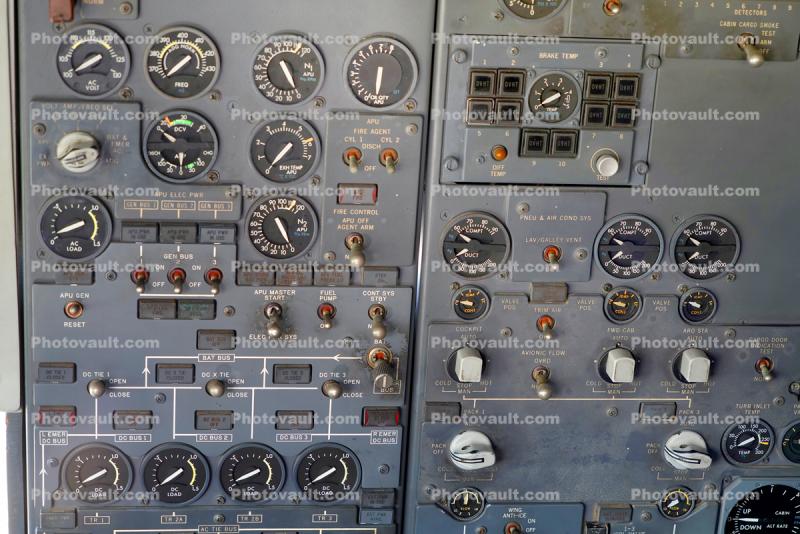 DC-10 Engine steam gauges