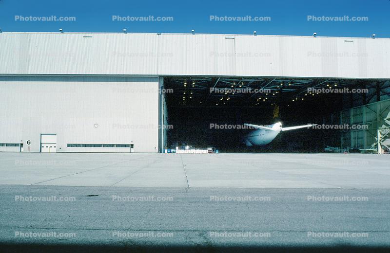 Boeing 747, Hangar