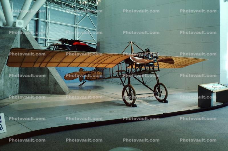 Bleriot XI Monoplane, milestone of flight