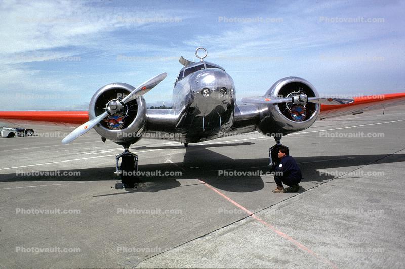 Lockheed Electra 12A, head-on
