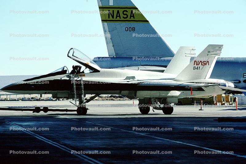 McDonnell Douglas F-18 Hornet, NASA, 841