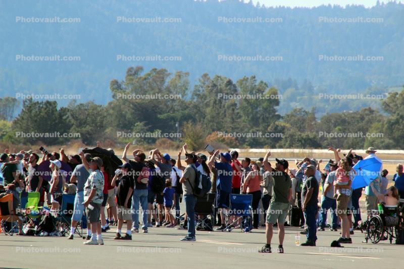 Crowds Look into the sky, airshow