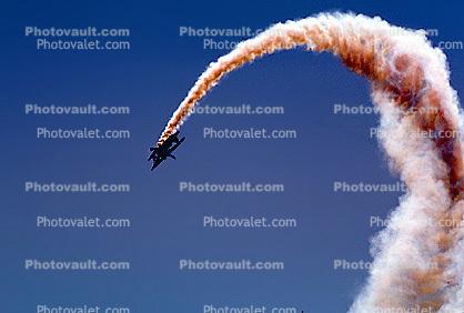 Waco JMF-7, flying upside-down, Smoke trail, Wing Walker