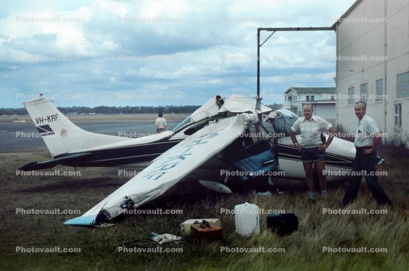 VH-KRF, Cessna 182K Skylane, 8 January 1983, Bankstown, New South Wales, Australia