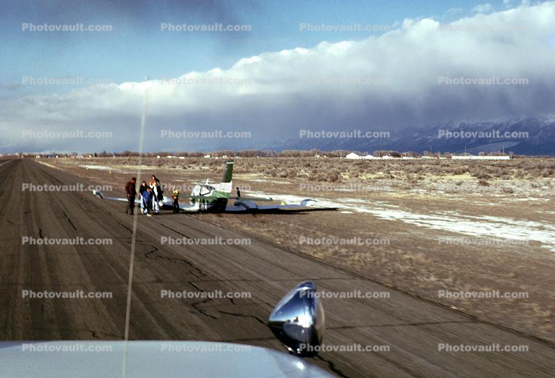 N8022Q, Cessna 421B, San Luis Valley Regional Airport, Alamosa County, Colorado, 23/05/1975