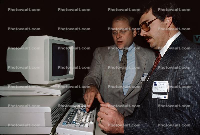 Fortune Systems Computer, Office Automation Conference, 1982