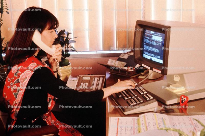 Woman on Phone, Telephone, Cubicle, Hewlett Packard 125 Desktop Computer, 100 series, ET Head Monitor, Keyboard , 18 October 1982, 1980s