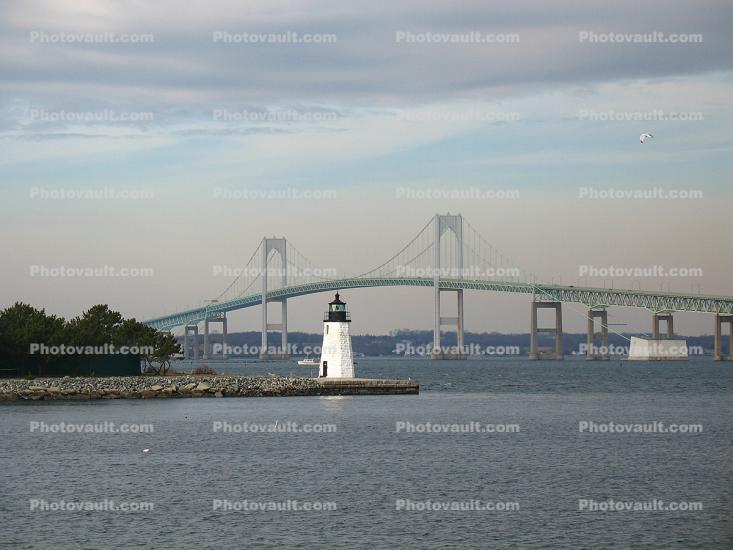 Newport Harbor Lighthouse (Goat Island), Narragansett Bay, Claiborne Pell Bridge, Rhode Island, Atlantic Ocean, East Coast, Eastern Seaboard, Harbor