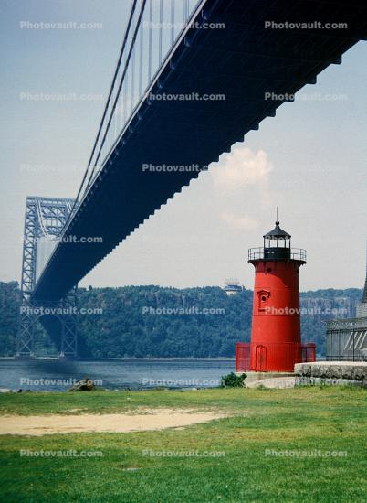 Manhattan, New York City, George Washington Bridge, Jeffrey's Hook Lighthouse, Hudson River, East Coast, Eastern Seaboard, Atlantic Ocean, Little Red Lighthouse