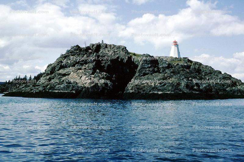 Quebec, Can anyone name this lighthouse, or at least where it is?