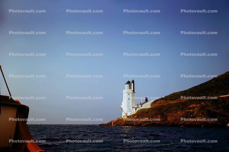 Can anyone name this lighthouse, or at least where it is?