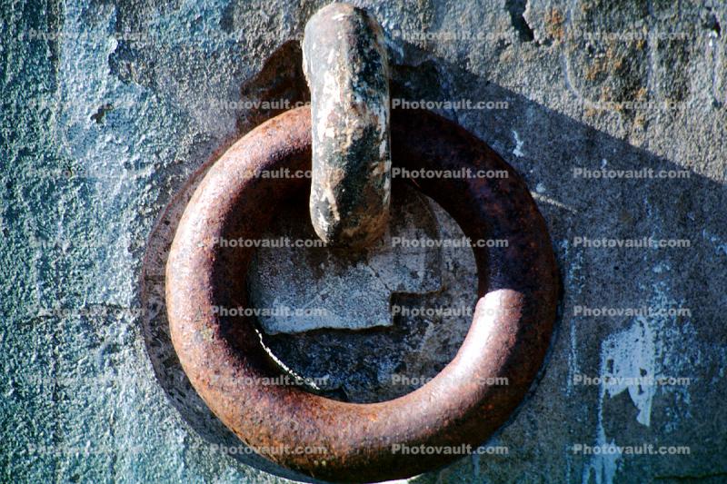 Circular Link, Metal, Cement