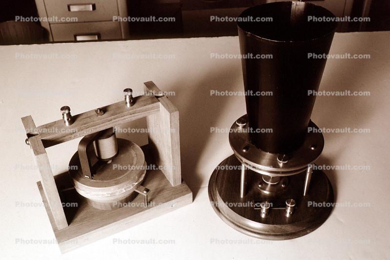 Liquid Phone, Early Phone, Microphone, Coil, horn, history, historical, 1876
