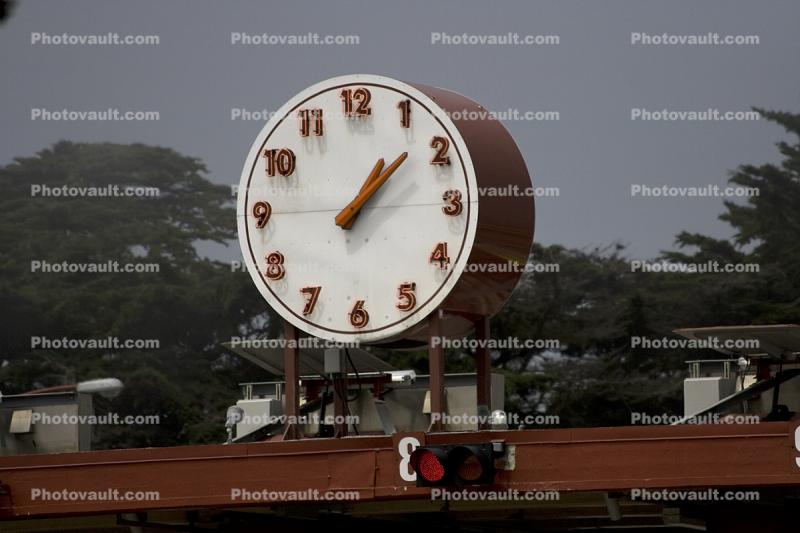 Art-Deco Clock, outdoor clock, outside, exterior, building