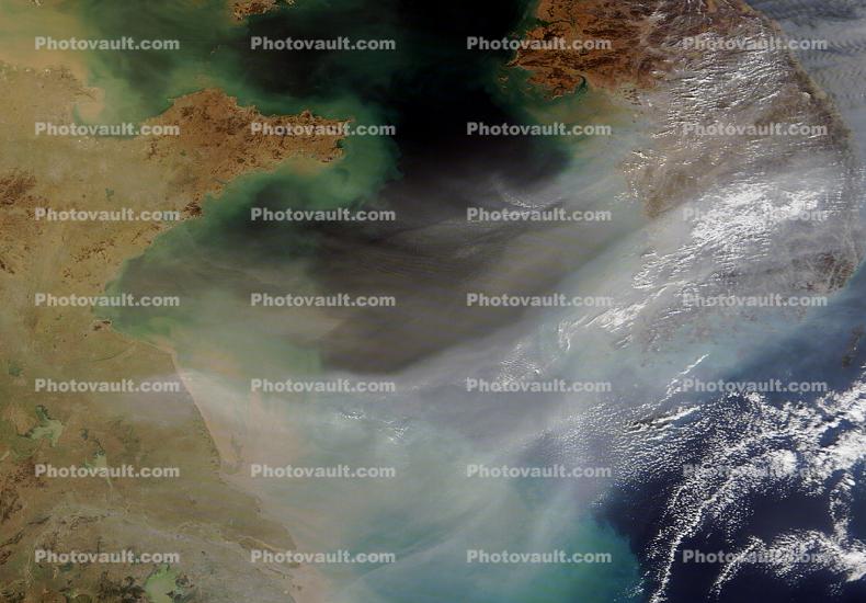 Thick plume of haze from the coast of China to the Korean Peninsula, December 2008