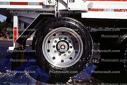 Wheel and Tire, Garbage Truck, Round, Circular, Circle, Dump Truck