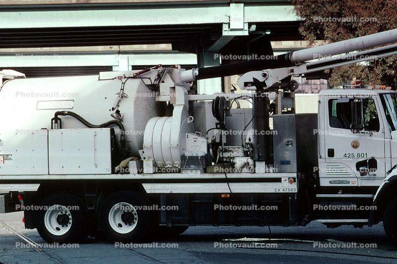 Vacuum Suction Sewage Truck