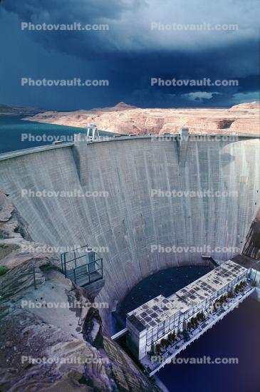 concrete arch-gravity dam, Glen Canyon Dam, Page, Arizona