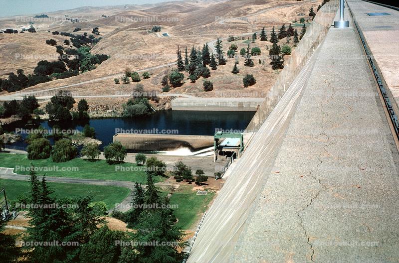 Friant Dam, San Joaquin River, Fresno County, Madera County, California