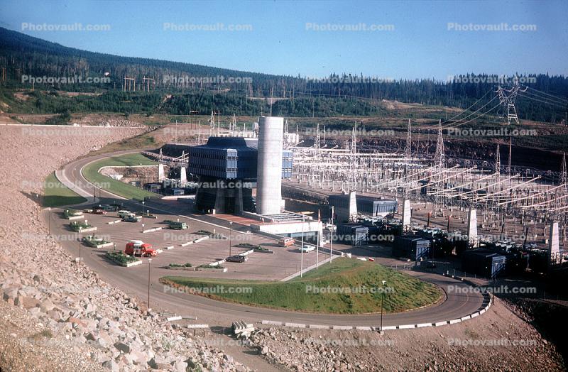 Gordon M. Shrum Generating Station, W A. C. Bennett Dam