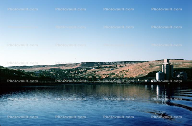Columbia River, McNary Dam