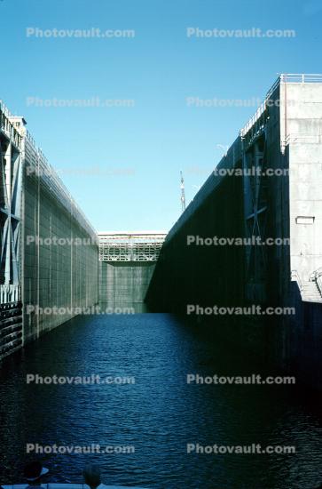 Columbia River, McNary Dam, Lock