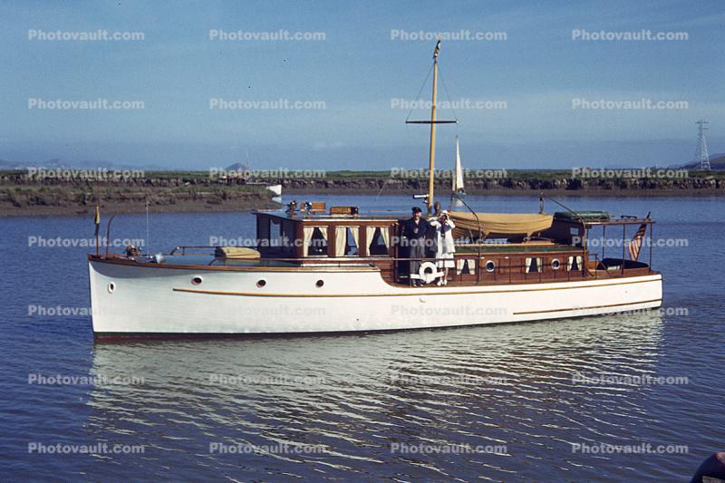 Donella Yacht, 1940s