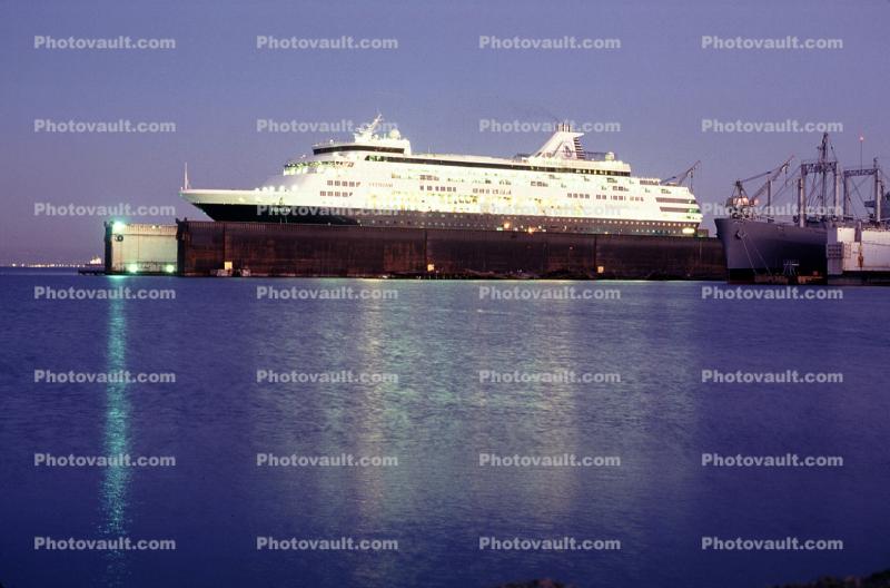 Veendam, Holland America Line, cruise ship