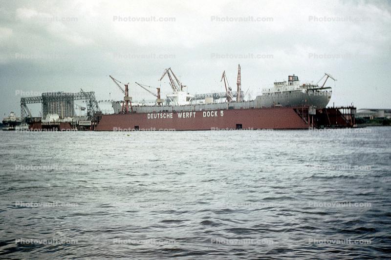 Deutsche Werft Dock 5, August 1960, 1960s
