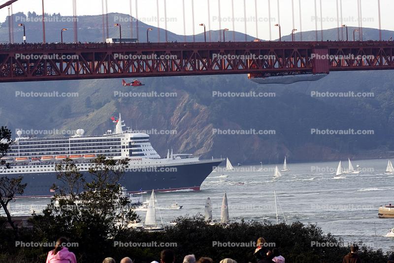 Queen Mary 2, Golden Gate Bridge, IMO: 9241061, Ocean Liner, Cunard Line, Steamship