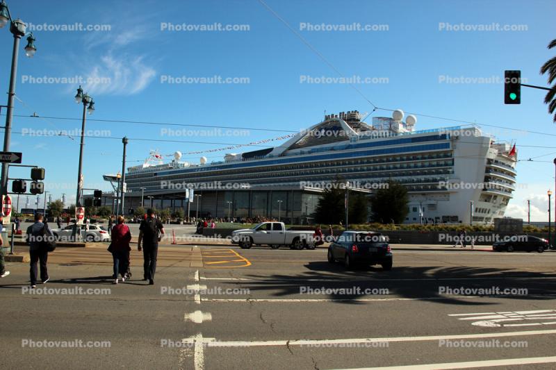 Cruise Ship Terminal, Ocean Liner docked at the Embarcadero