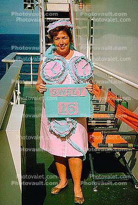 crossing the date line, Sweet Sixteen funny lady, 1950s