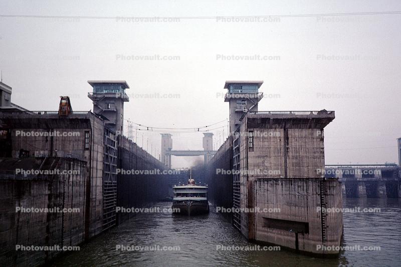 Yangtze River, Locks, Dam