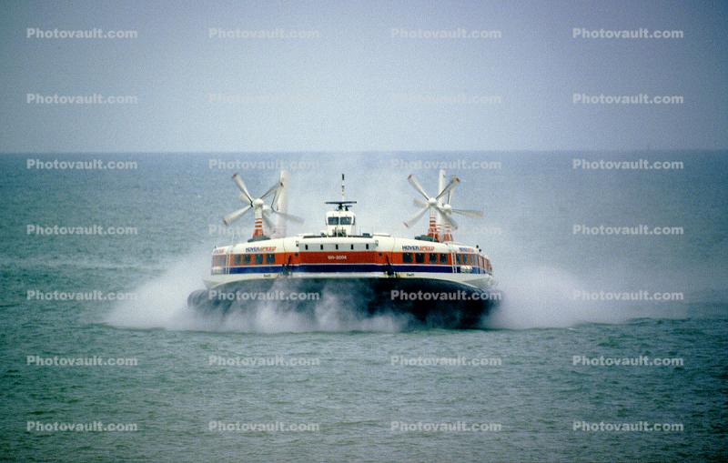 HoverSpeed, Hover Speed, Hovercraft, Air Cushion Vehicle, Propellers, head-on, SRN4