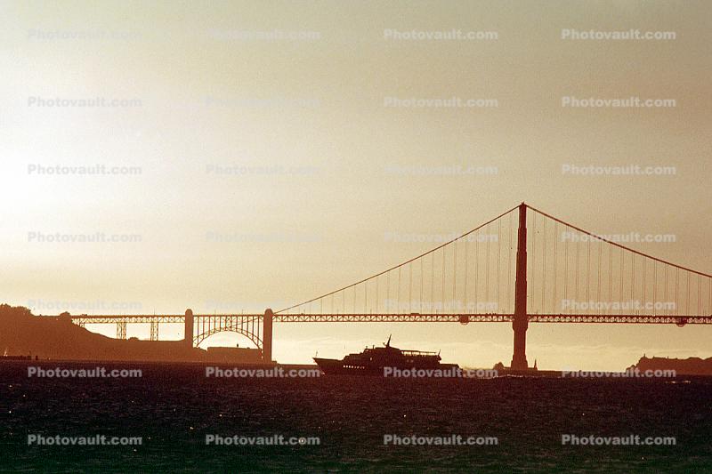 Red and white Fleet, Golden Gate Bridge