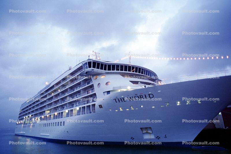The World cruise ship, IMO: 9219331