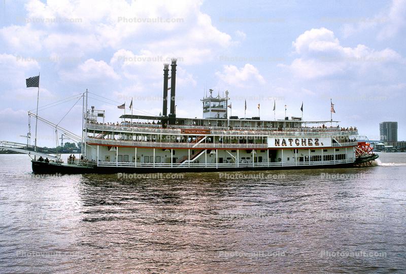 riverboat S.S. Natchez, Sternwheeler